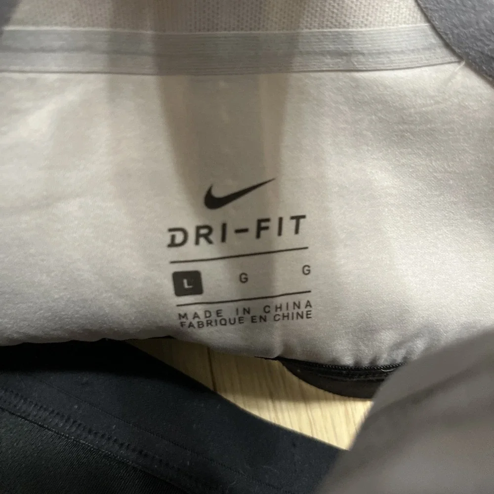 Nike Motion Adapt HIGH-Support Compression Sports Bra Size Large SM Grey #1557 - Picture 4 of 4